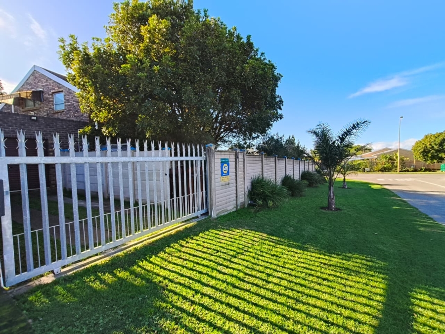 3 Bedroom Property for Sale in Wavecrest Eastern Cape